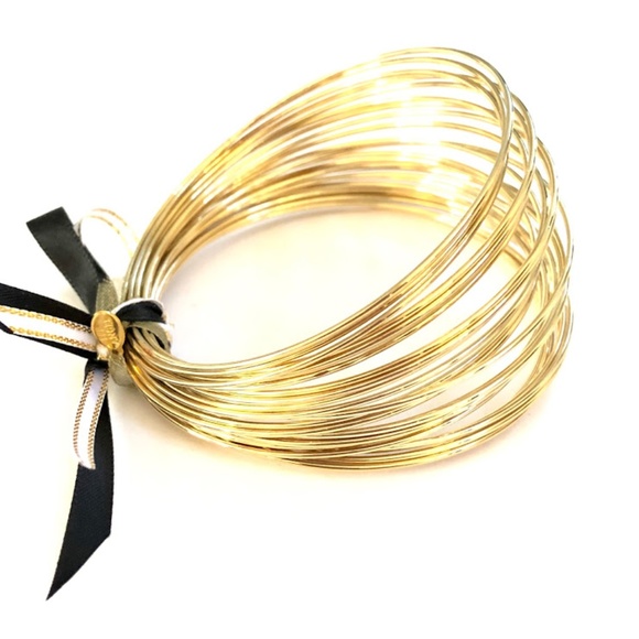 LEE ANGEL NEIMAN MARCUS Multi layer Thin Wire Gold Bracelet Set NWT 150.00 - Picture 1 of 5